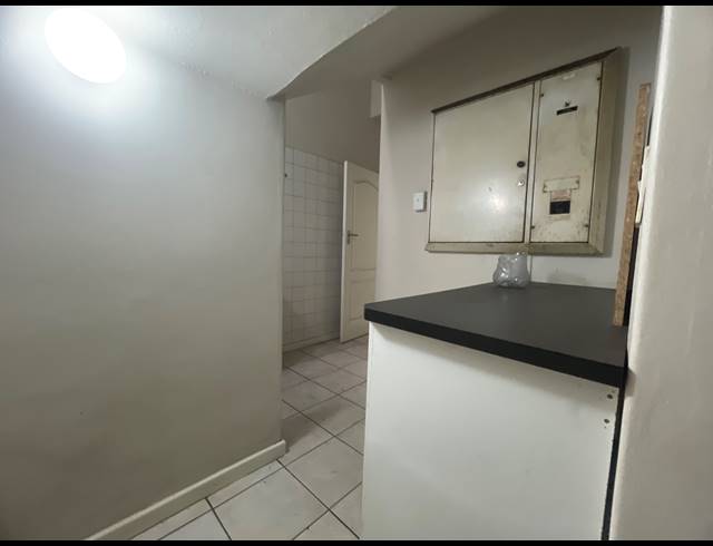 260M² BUSINESS TO LET IN CONGELLA